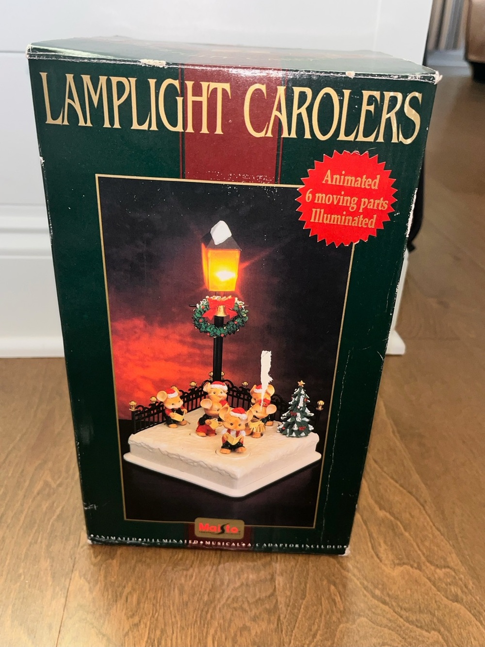 VTG MAISTO Lamplight Mice Carolers W/ Light & Music All Work But Mouse In Front